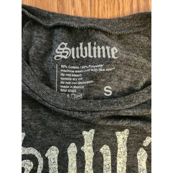 Sublime Ladies Cropped Graphic T-Shirt Size S Beachy Skatergirl - Picture 2 of 6